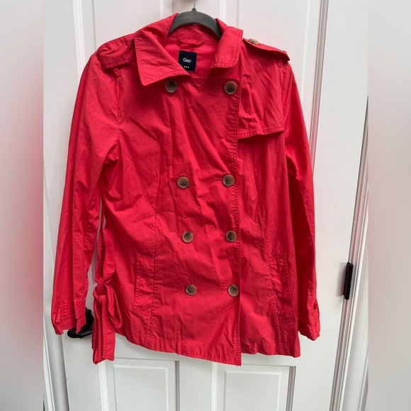 GAP Jackets & Blazers - NWOT Gap Women’s Medium Coral Trenchcoat Raincoat
